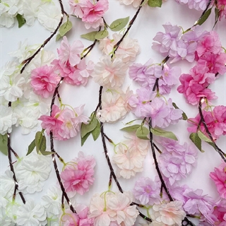 Kirsebærblomst LED lyskæde med blade – 1,8 m, 10 lys